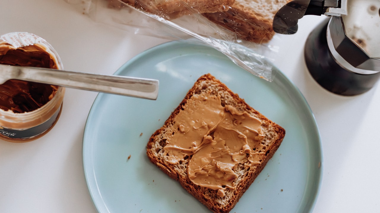 Peanut Butter Dip (with cinnamon and raisins)