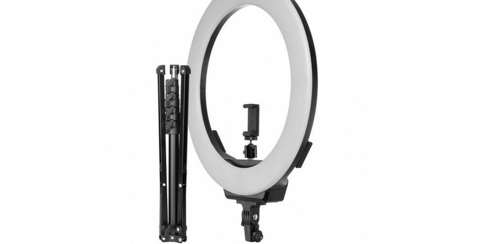 Styles of Ring Lights and How to Create Lighting for Vlogging